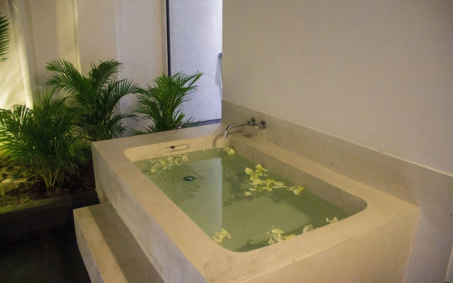 H Hotel Cambodia
