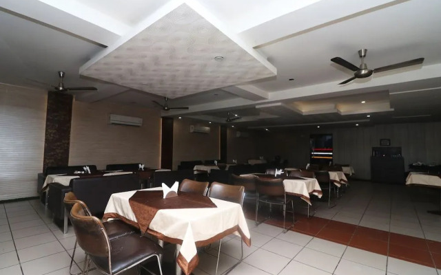 OYO 22826 Hotel Sheltear & Resturant