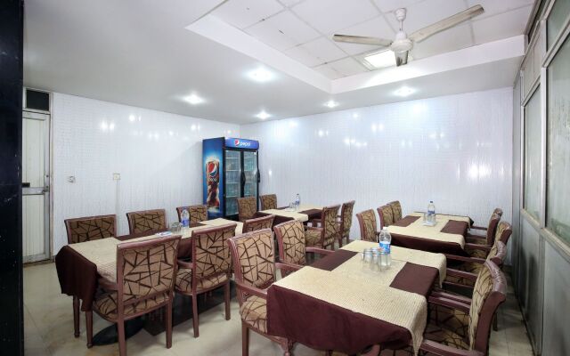 OYO 9006 New Sangam 45