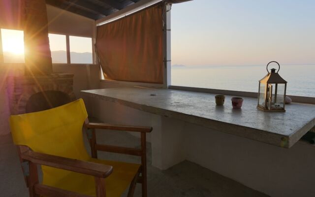 Beach House For Short And Long Term Holidays