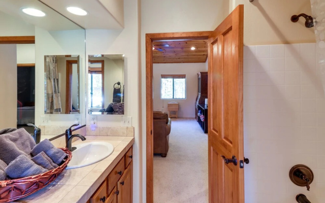 Wraparound Deck + Large Yard: Pinetop Home!