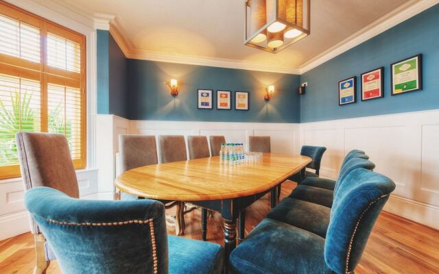 The Clarence Boutique Rooms