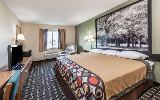Super 8 by Wyndham Greenville