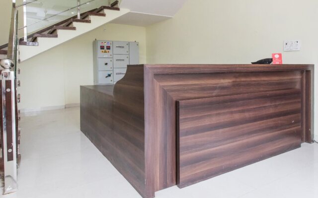 Lavish By FabHotel