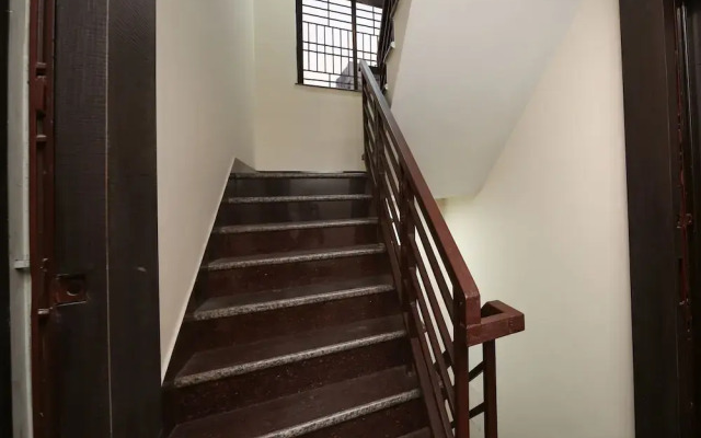 OYO 13132 Newtown