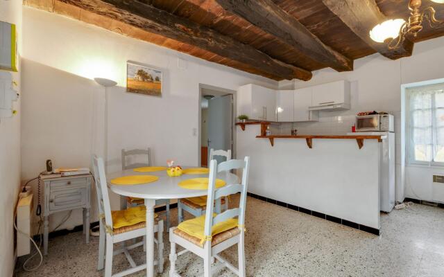 Luxurious Holiday Home in Cendrieux with Garden House