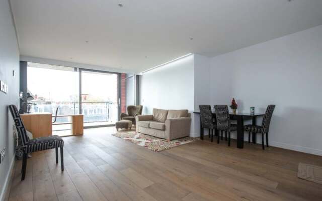 Modern 1 Bed in the Perfect Location- Very Central