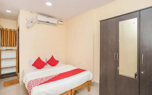 OYO 15818 Om Sai Residency
