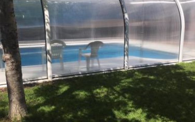 Casa Rivas con piscina abierta todo el año