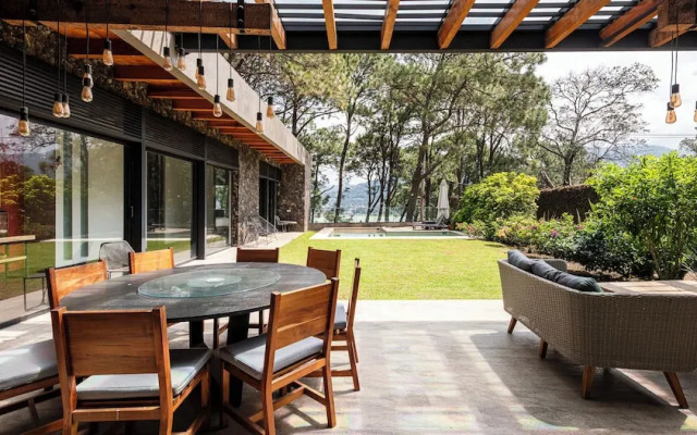 Pedacito de Lago - Lakeview Home