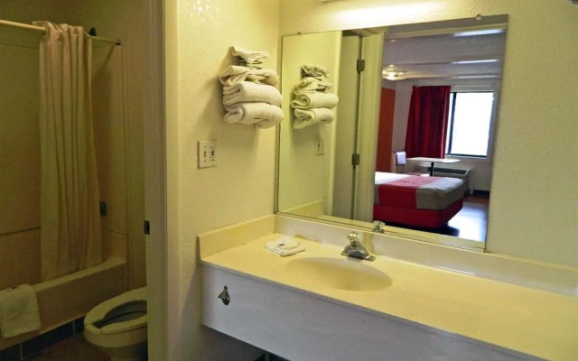 Motel 6 Benton Harbor