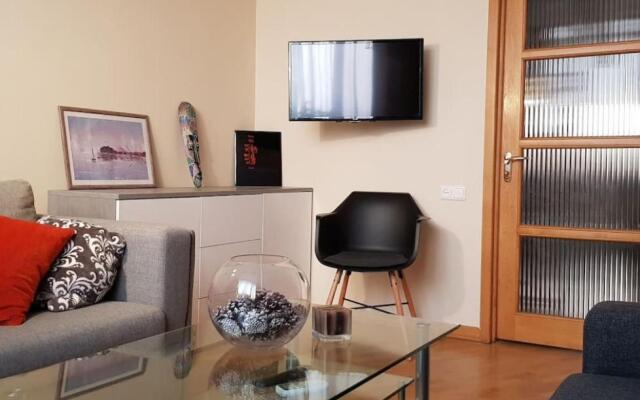 Modern Lux 2Br W Pool...Near Cascade