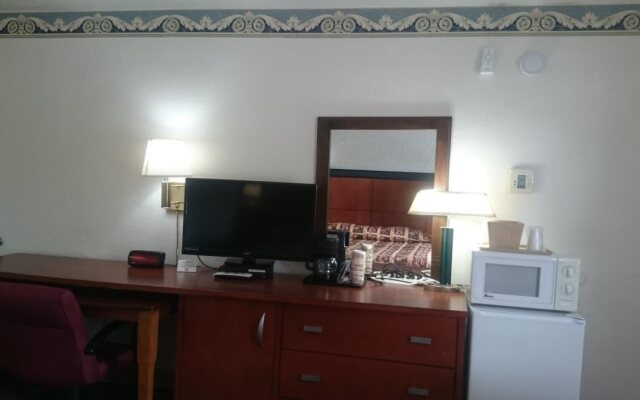 Monterey Fairgrounds Inn