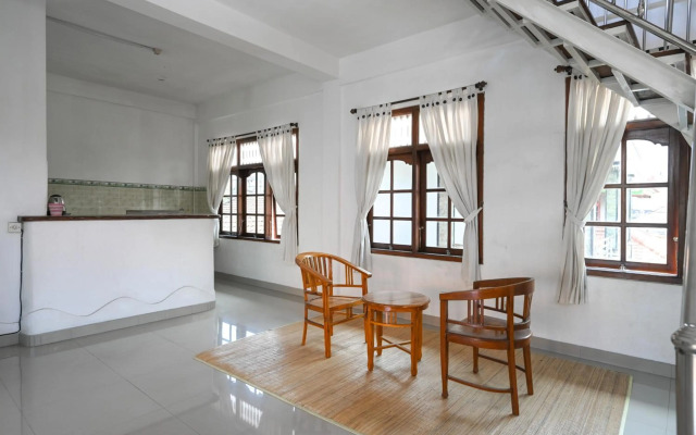 OYO 4003 Ceria Guesthouse SeminyakNearSeminyak Beach