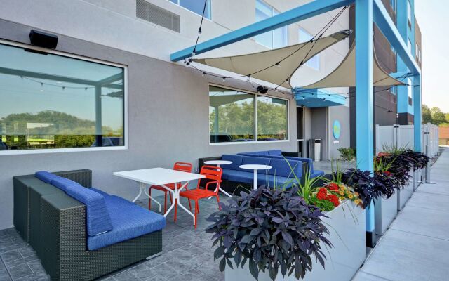 TRU by Hilton Denver