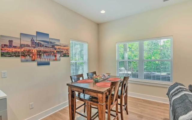 Cozy Tennessee Country Retreat on 5 Acres!