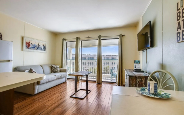 Casa Del Mar 375