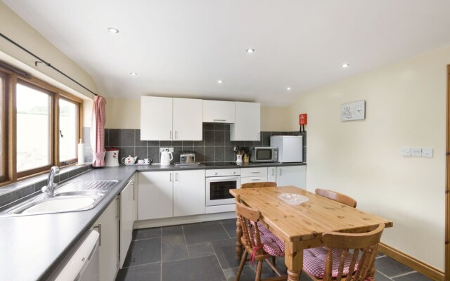 Groves Fishleigh