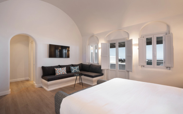 NĒRO Light-Filled Suites