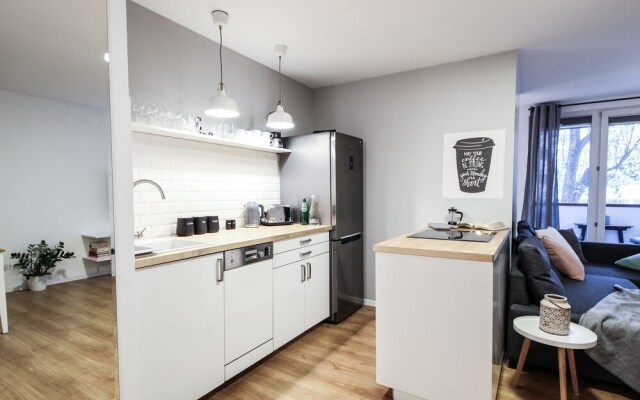 Powisle Riverside Apartment