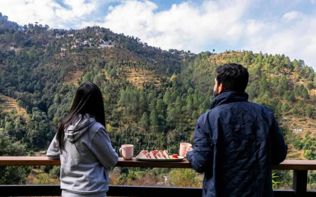 Stayvista At Jolly Chalet W Indoor Jacuzzi