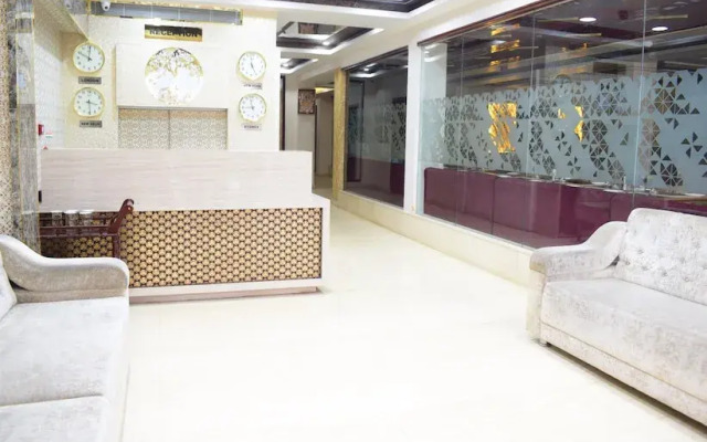 Hotel Naveen Continental @ 2Minutes Walk From Zero Road Bus Stand