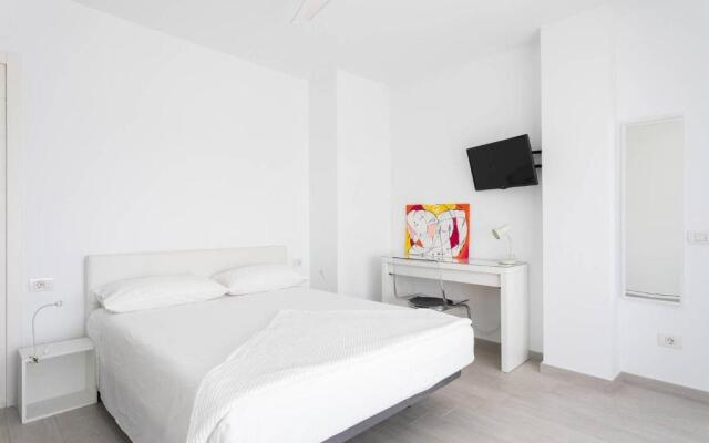 The White Heart House – Attic Sea View