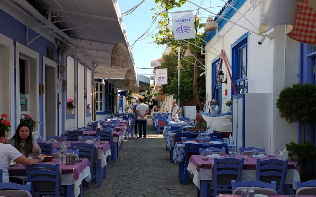 Dionysos Otel & Restoran & Ada Kahvaltı