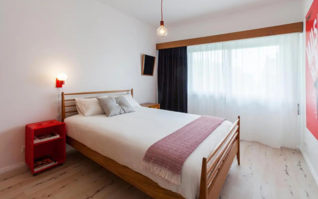 Spacious and Bright City Ap II