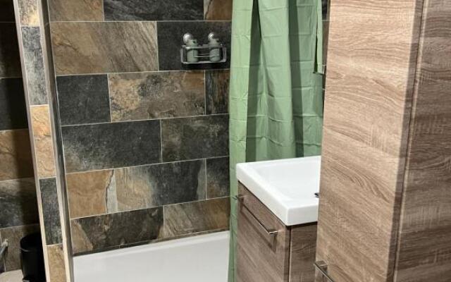 Charmant logement avec jacuzzi et sauna