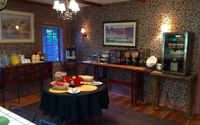 Strawberry Valley Inn