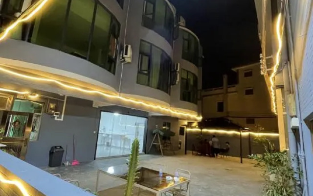 Xiangyu Hanshe B&B (Yangmeikeng Judiaosha Branch)