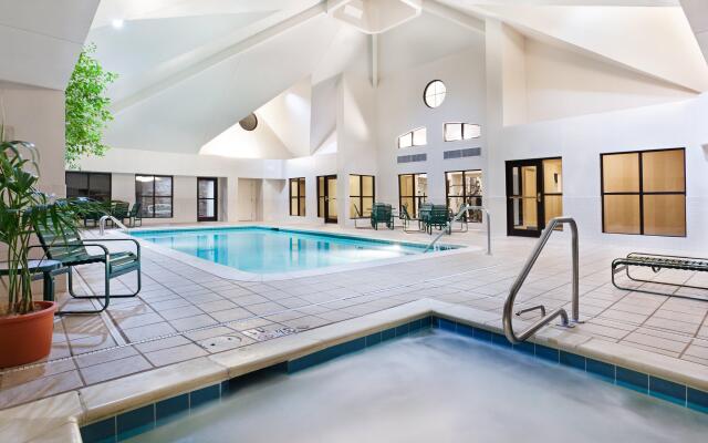 Staybridge Suites Charlotte Ballantyne by IHG
