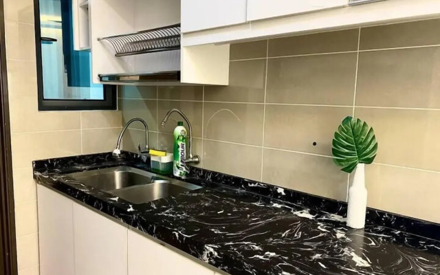 Rooftop Pool Jalan Landmark Apartments