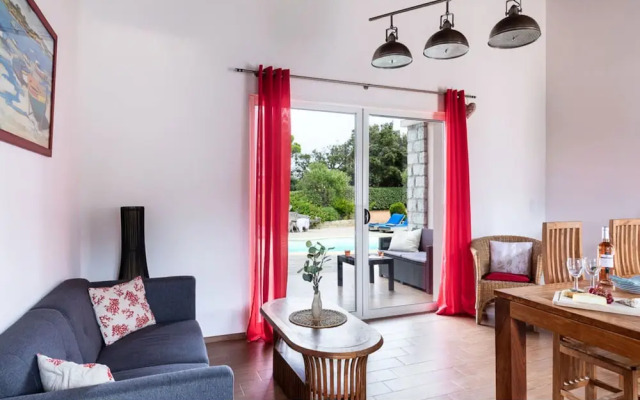 Villa Amelie With 2 Bedrooms and 2 Bathrooms