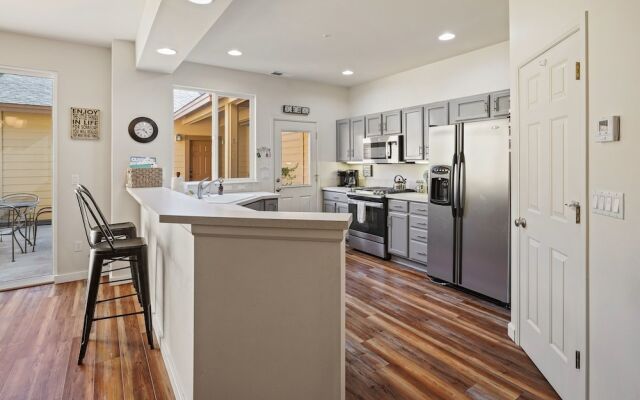 Old Mill Magic 2 Bedroom Townhouse by RedAwning