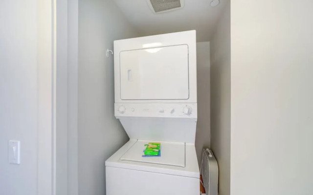 Walk to Lake Chelan: Top-level Waterfront Condo