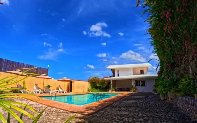 Divers Lodge Plumeria