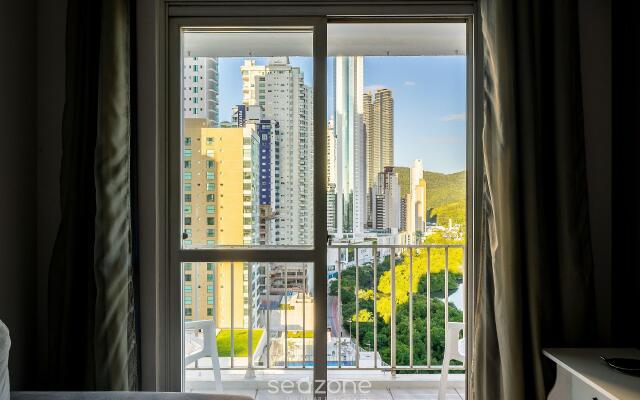 Apto 2Q 150m da praia em Balneário Camboiú ESD143