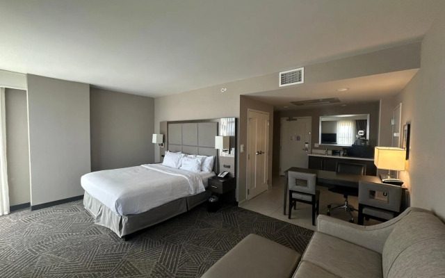 Embassy Suites by Hilton Kansas City Olathe