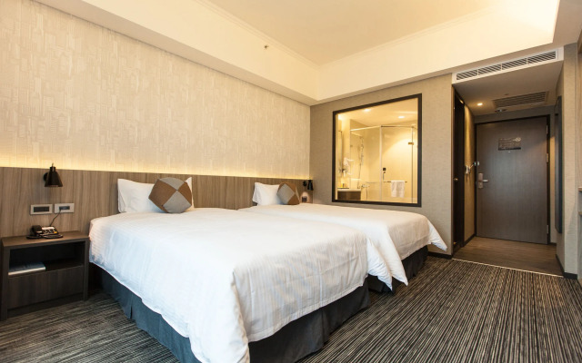 Holiday Inn Express Kaohsiung Love River by IHG