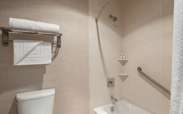 Executive Inn & Suites Embarcadero Cove Oakland Waterfront