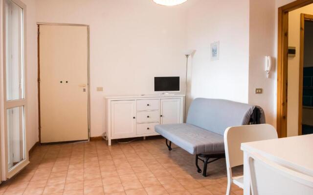 M126 - Marcelli, trilocale fronte mare in residence con piscina