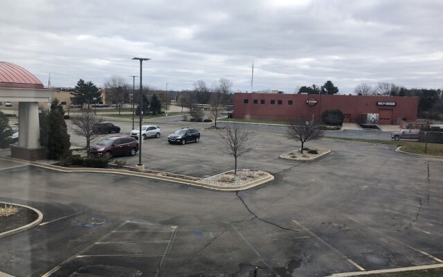 Holiday Inn Express & Suites Lansing-Dimondale