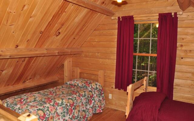 Tranquil Timbers Deluxe Cabin 6