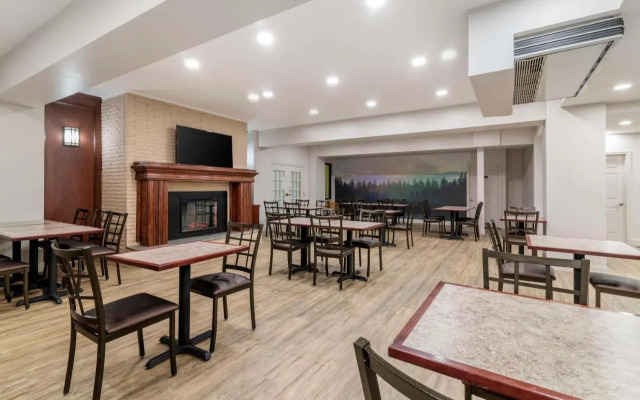 Parkwood Inn Magnuson Grand