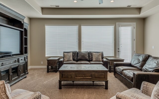 Zion's Point 3 Bedroom Apts by RedAwning