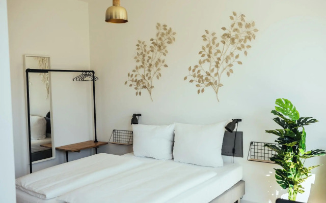 The Rix Studios & Suites