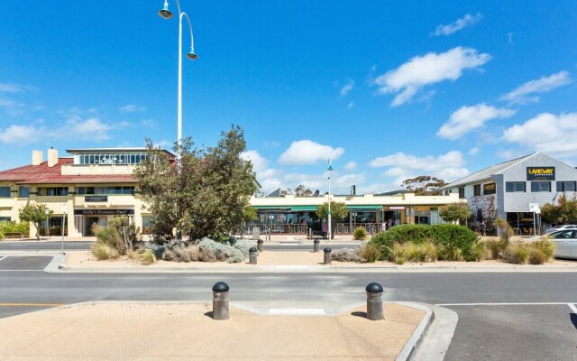 DROMANA Walk to Beach & Shops. Table Tennis + Netflix