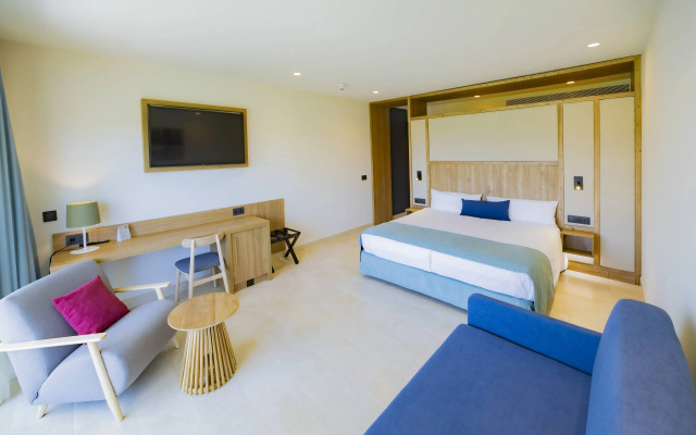 Impressive Playa Granada Golf
